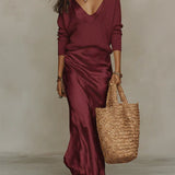 Solène | Robe satinée et pull en maille