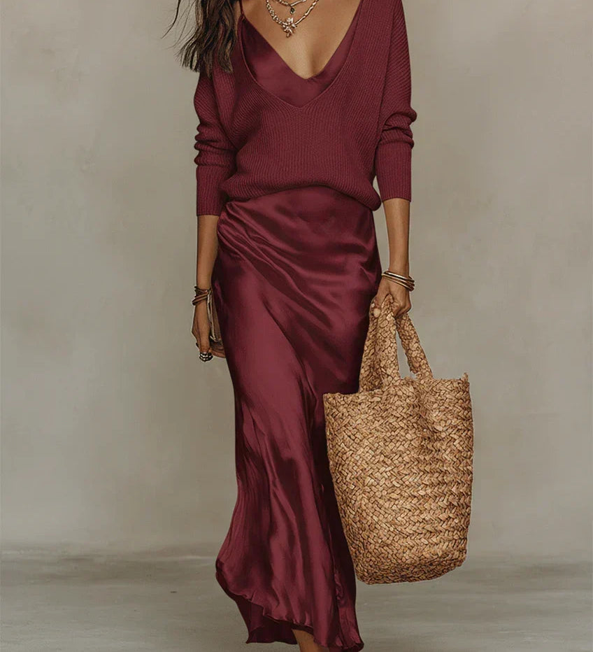 Solène | Robe satinée et pull en maille