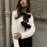 Margaux | Veste à Sequins Texturée avec Détail Nœud en Velours