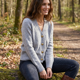 Violette | Cardigan Col en V, Maille Douce Boutonnée