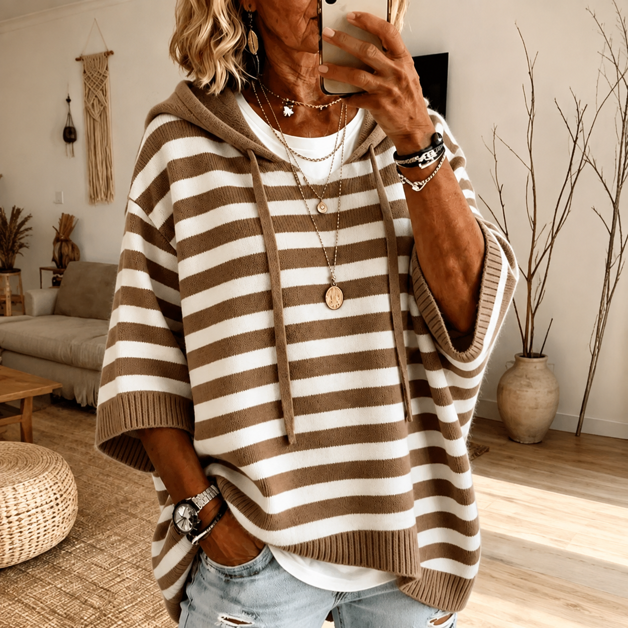 Mathilde – Pull Poncho Rayé Taupe