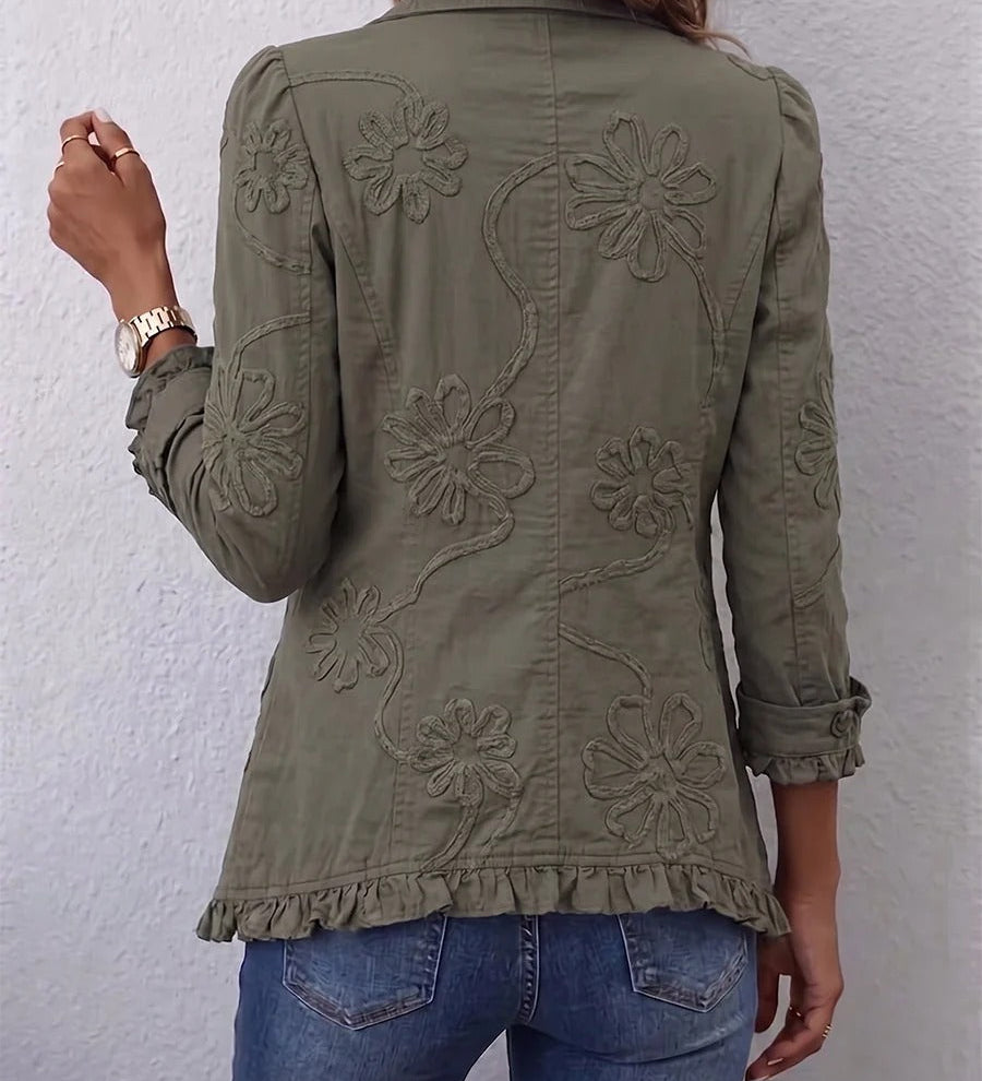 Karina | Veste Utilitaire Bohème-Chic à Broderie Florale et Volants
